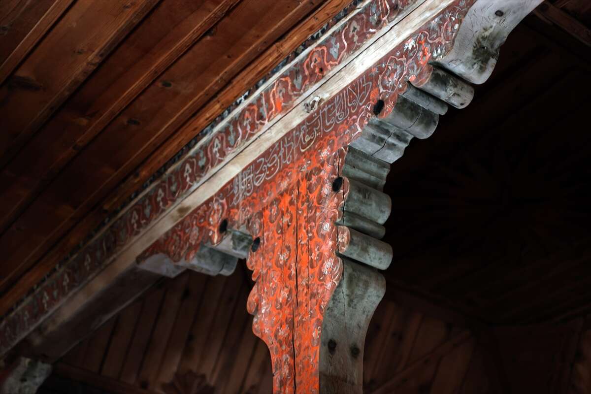 Konya’da 661 yıldır ayakta! Mütevazı görüntünün ardında eşsiz bir güzellik saklıyor 13